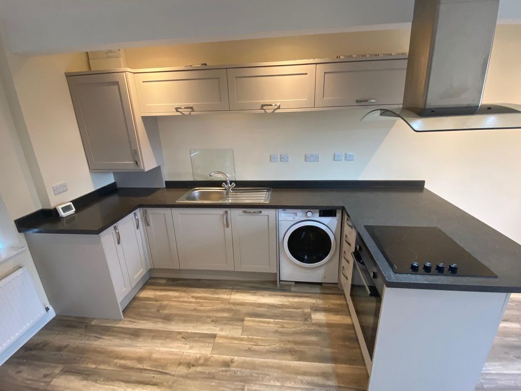 Property photo 3 of 14 Kitchen