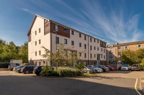 Property photo 1 of 17 2 Bedroom Flat For Sale