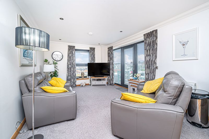 Property photo 3 of 30 Lounge With Open Plan Kitchen