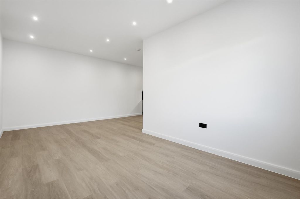 Property photo 3 of 11 009_Img_6044.Jpg