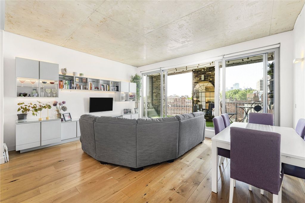 Property photo 1 of 16 Open Plan Living