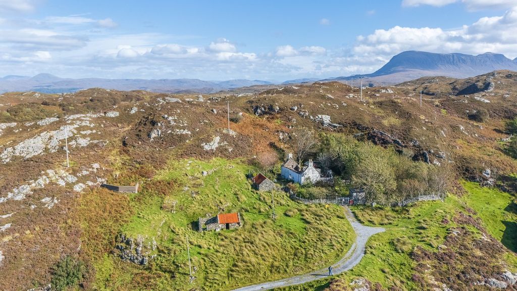 Property photo 2 of 8