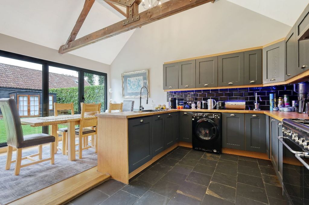 Property photo 2 of 59