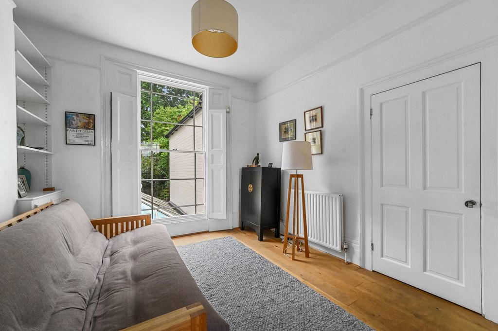 Property photo 3 of 34
