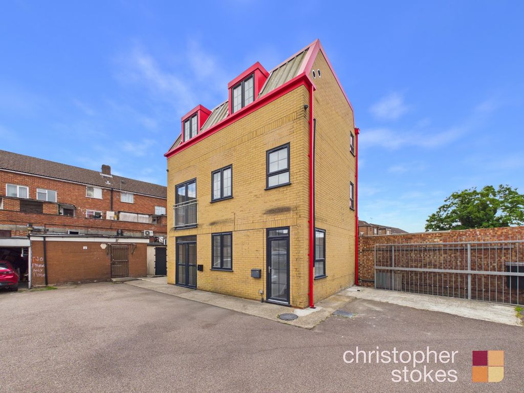 Property photo 1 of 12 5121121