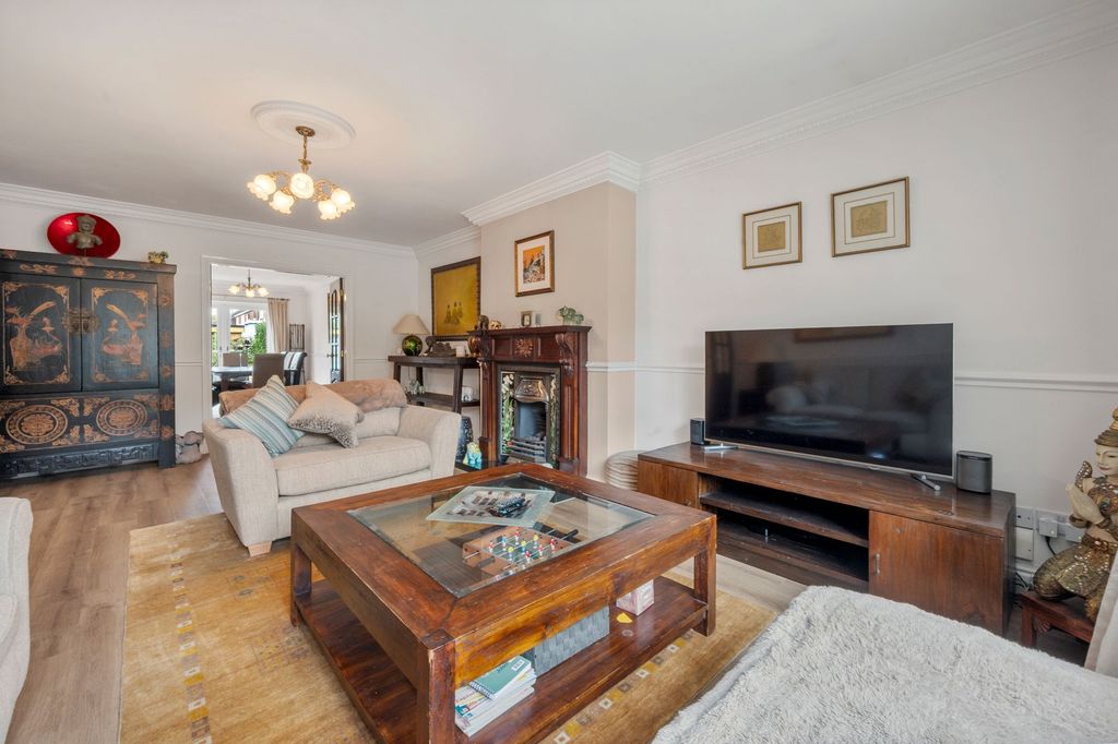 Property photo 3 of 48