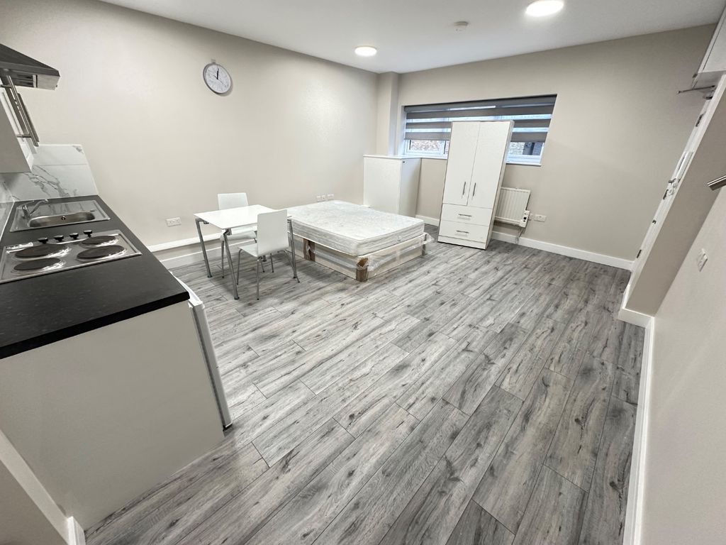 Property photo 1 of 8 4853370