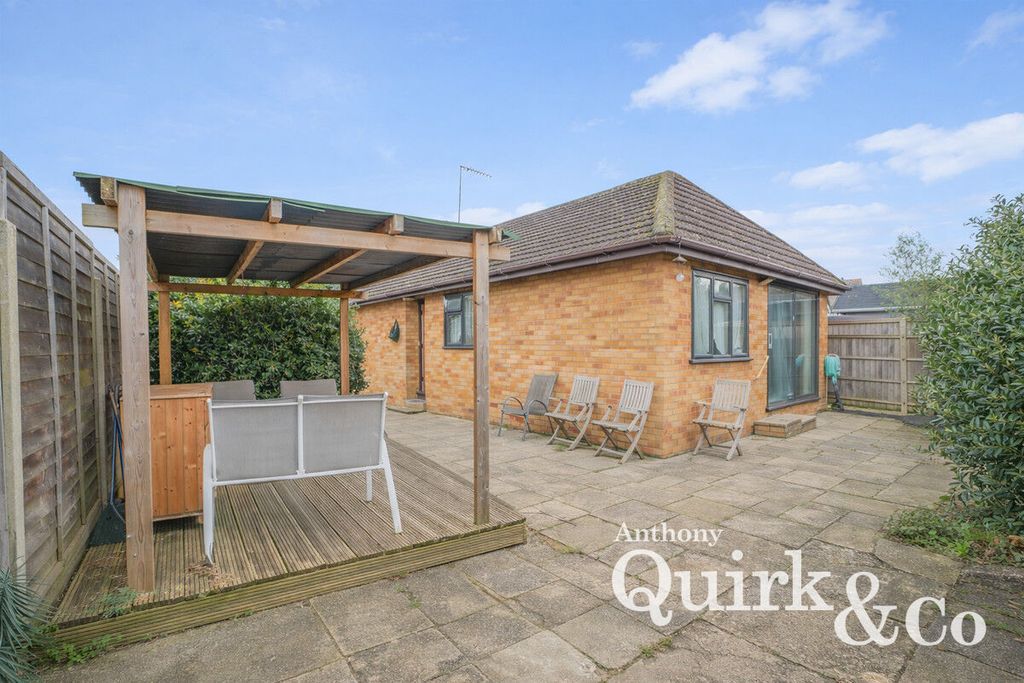 Property photo 2 of 9