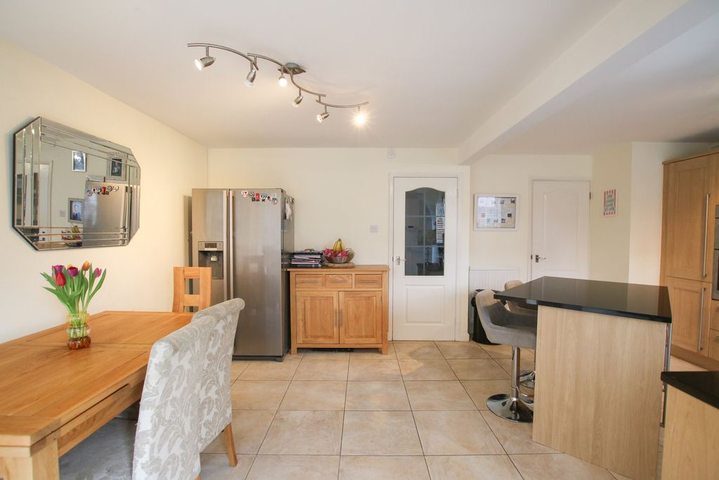 Property photo 3 of 24