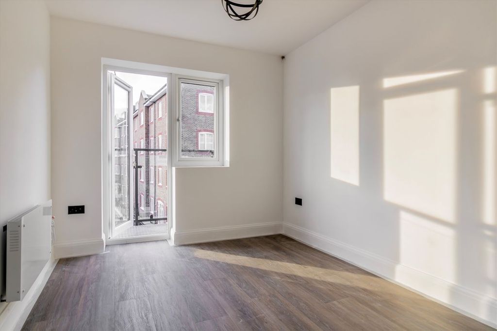 Property photo 3 of 4