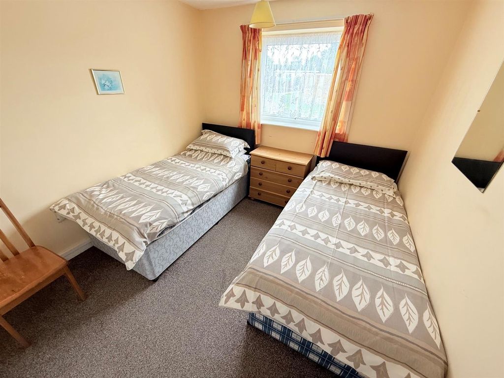 Property photo 3 of 9 Bedroom 2