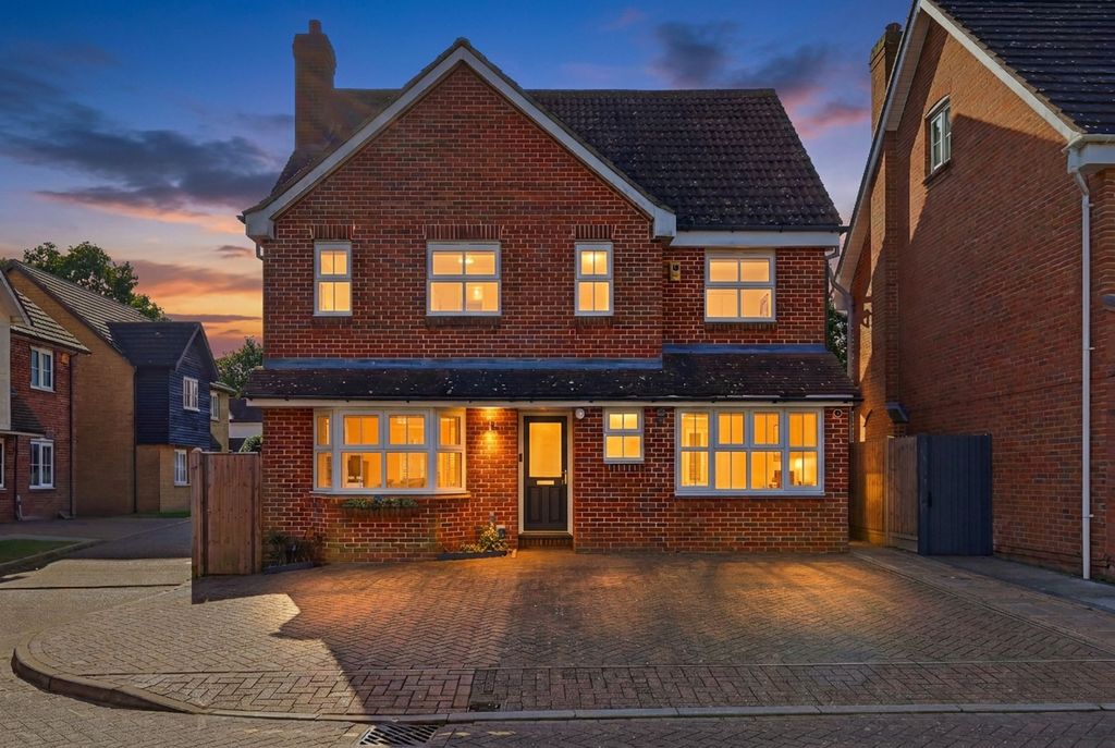 Property photo 1 of 22 Spacious Family Home