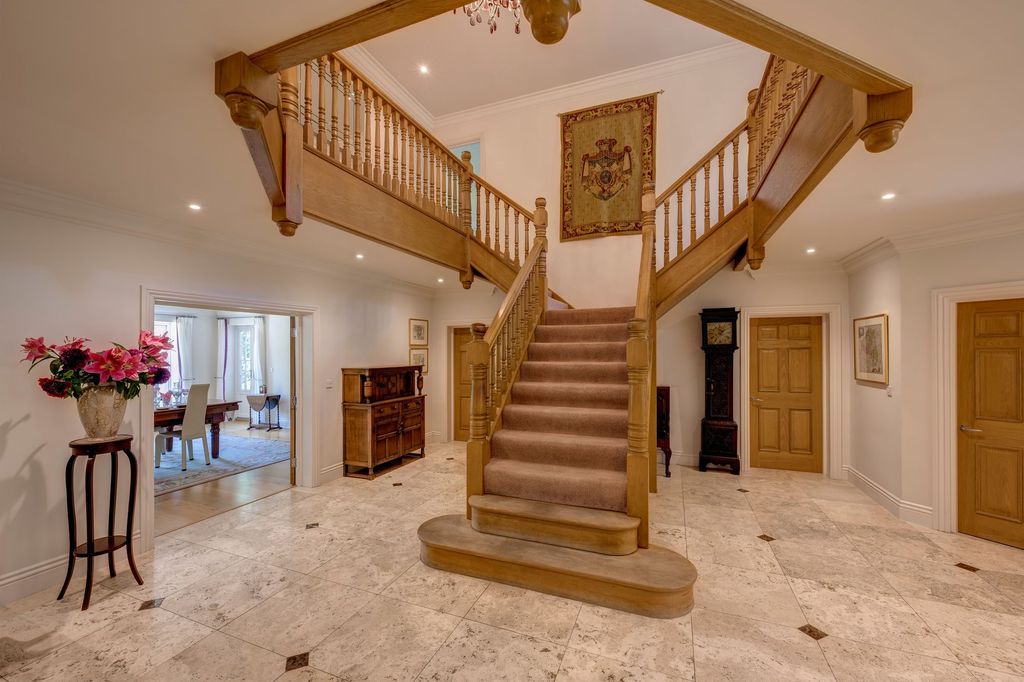 Property photo 3 of 19 Hallway