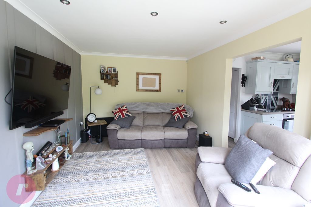Property photo 2 of 14 Lounge