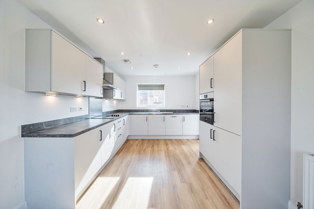 Property photo 2 of 23 Image