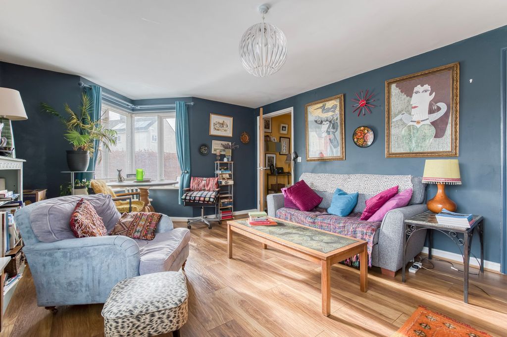 Property photo 2 of 18