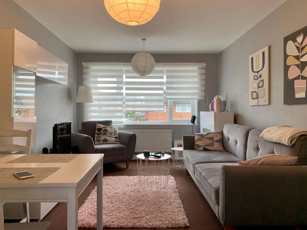 Property photo 1 of 6 Living Room