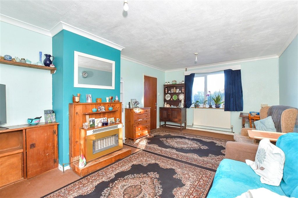 Property photo 2 of 15 Lounge