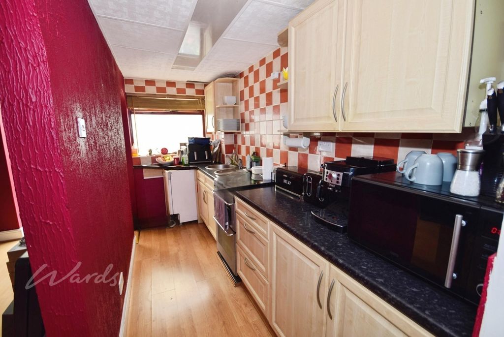 Property photo 2 of 12 Albany Kitchen