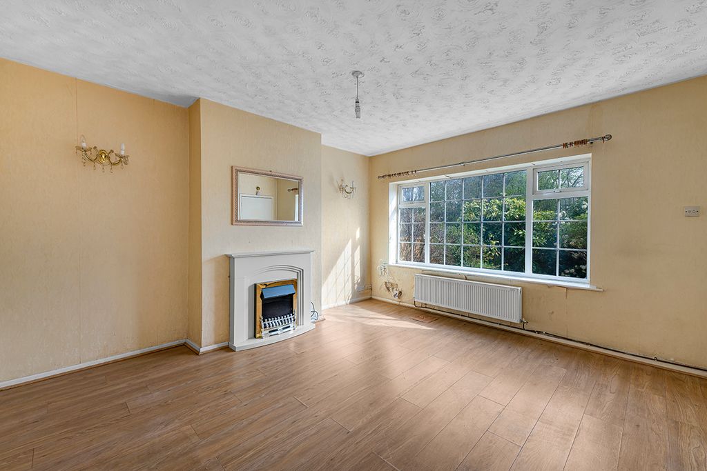 Property photo 2 of 8 Living Room