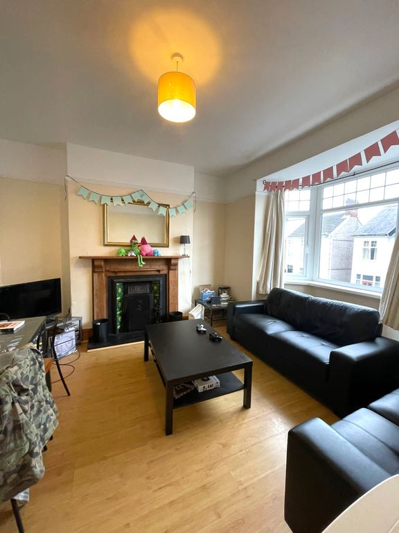 Property photo 2 of 12