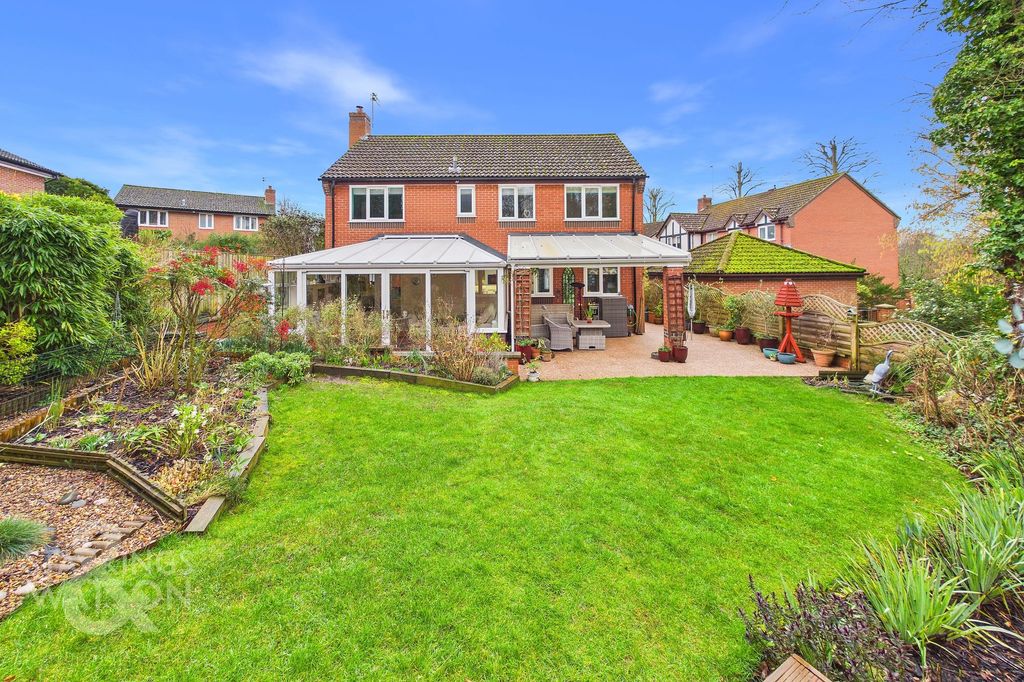 Property photo 1 of 26