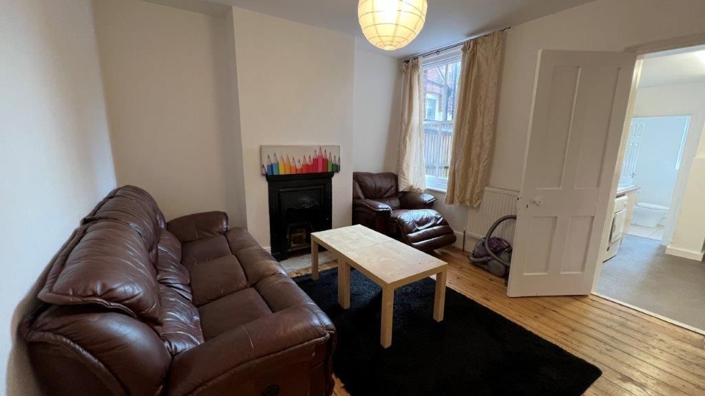 Property photo 2 of 16 Lounge.Jpg