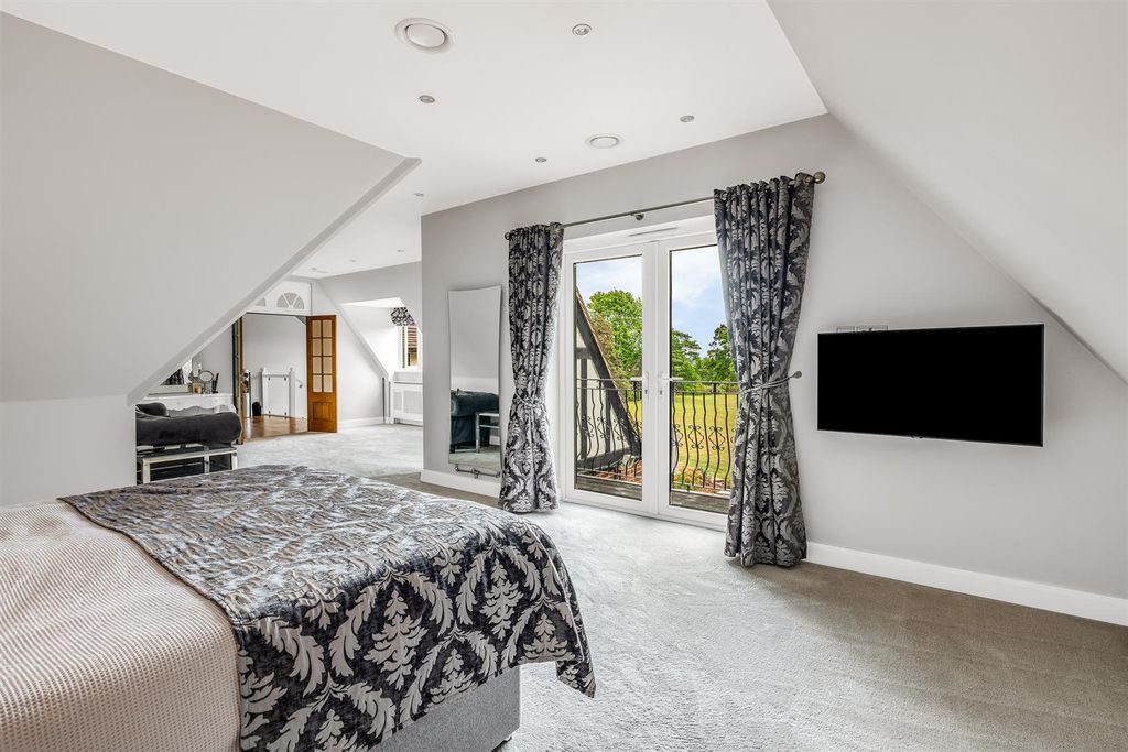 Additional image 16 of 6 bed detached house for saleThe Ridgeway, Cuffley EN6
