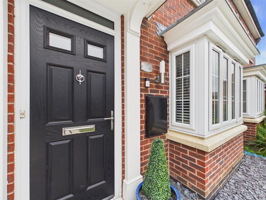 Property photo 1 of 20 Cam03303G0-Pr0327-Still029.Jpg