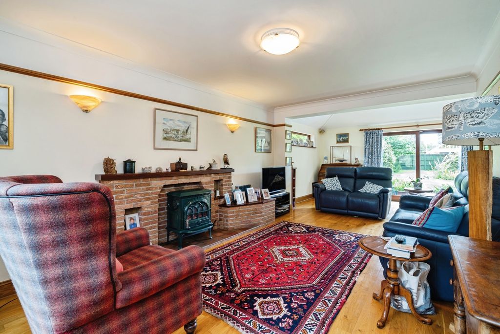 Property photo 2 of 32 Pbox-Img.Jpg