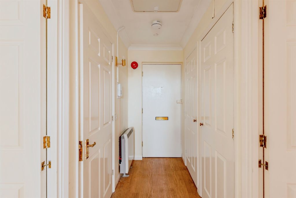 Property photo 2 of 8