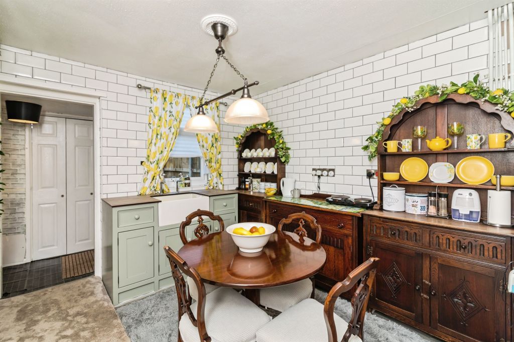 Property photo 3 of 20