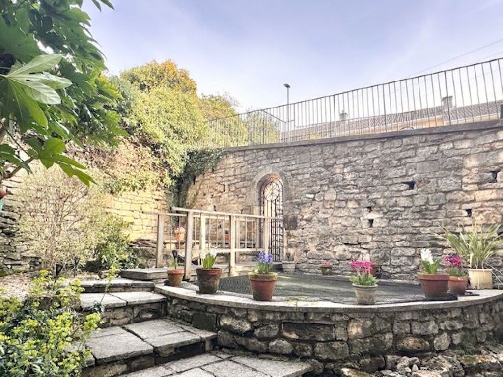 Property photo 3 of 19