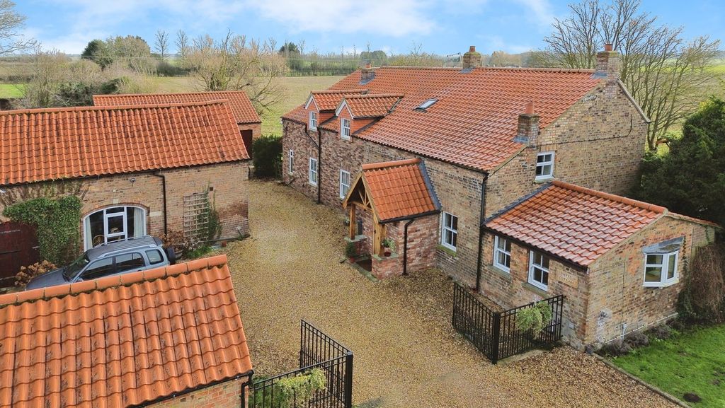 Property photo 1 of 34