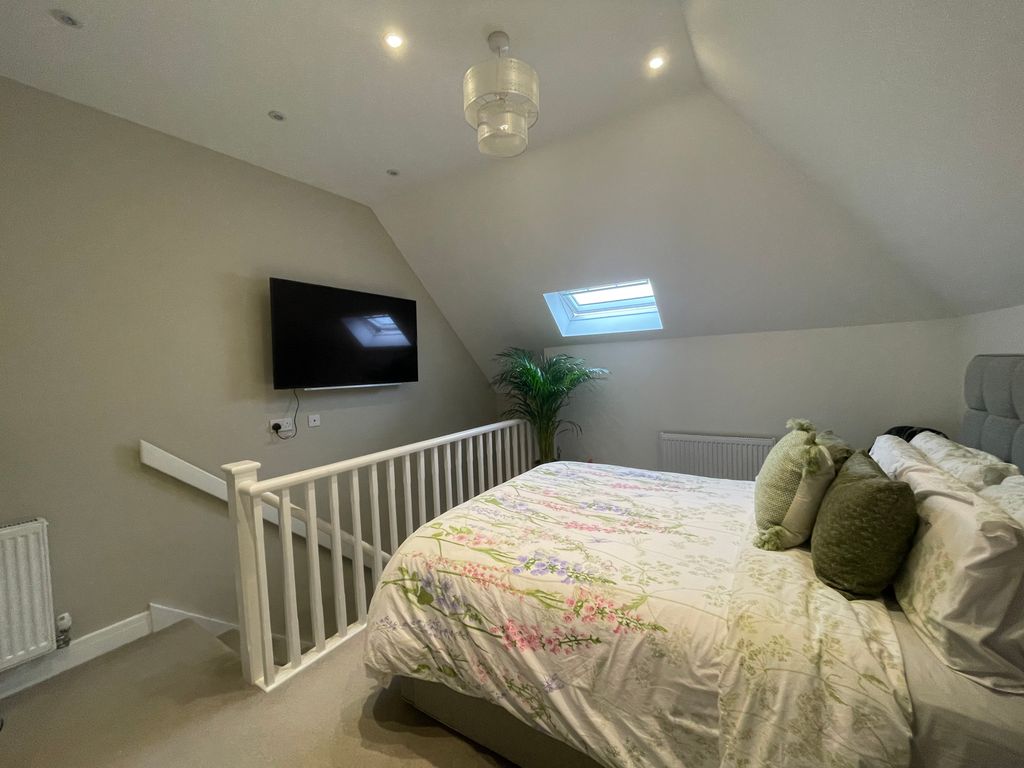 Property photo 2 of 15 Master Bedroom 2