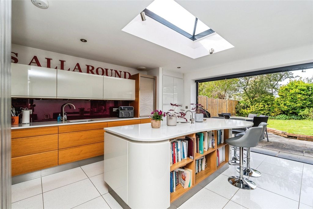 Property photo 3 of 41 Picture No. 15