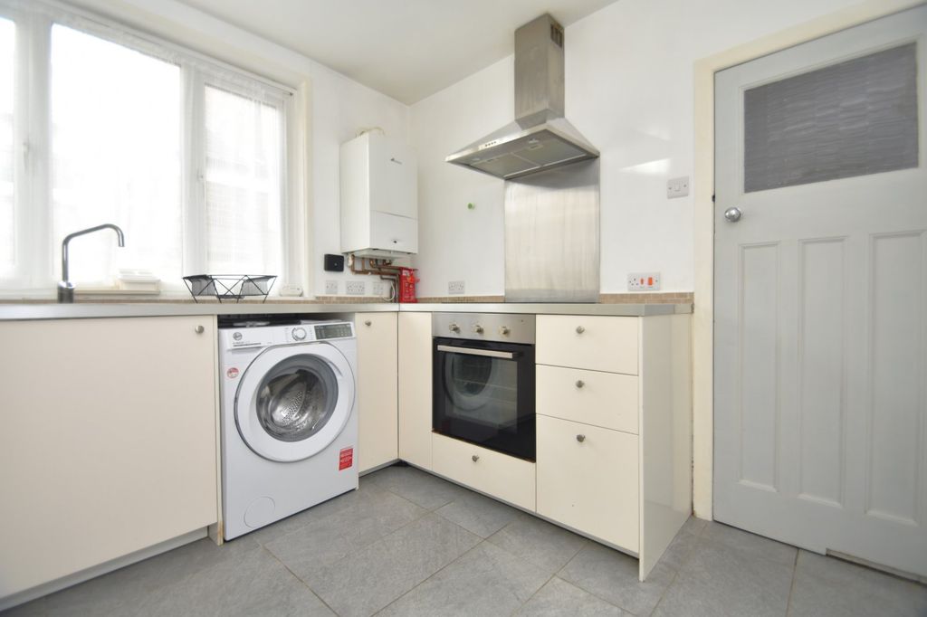Property photo 3 of 8 Picture No. 04
