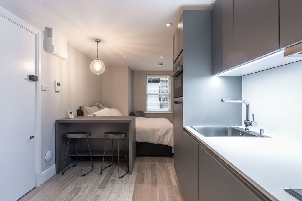 Property photo 3 of 12 Kitchen