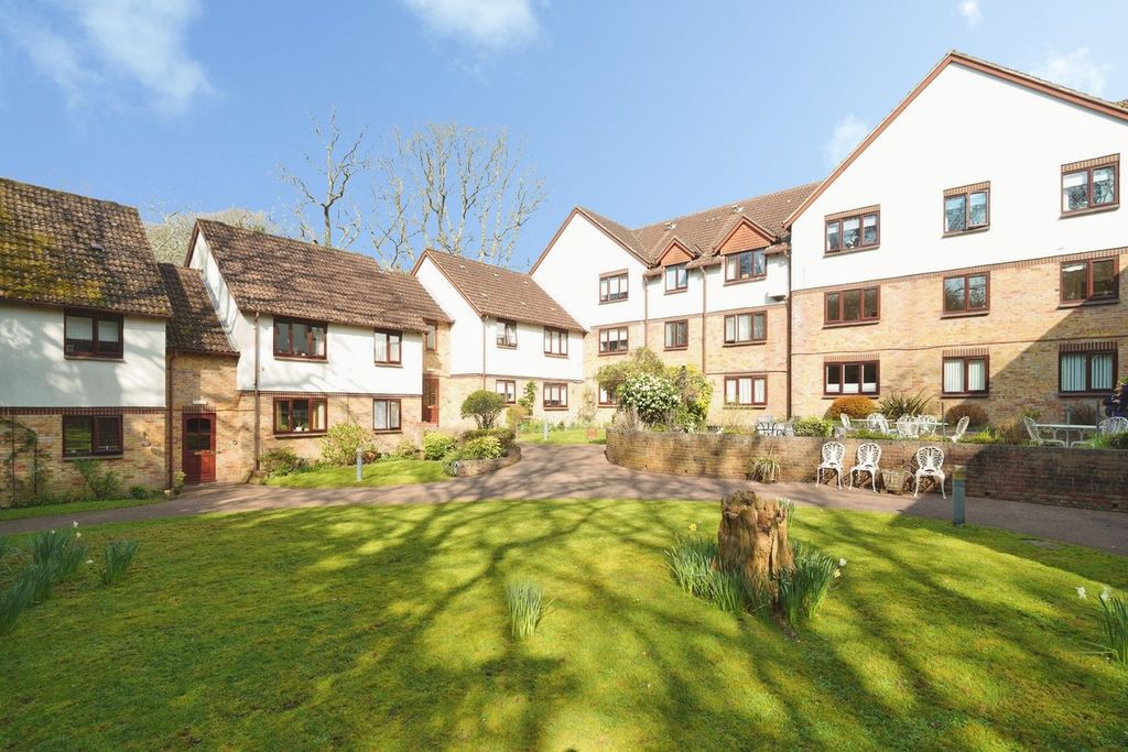 Property photo 1 of 12