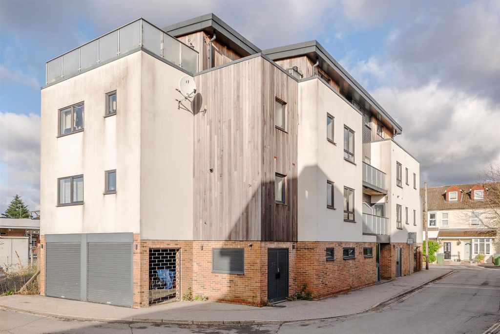 Property photo 1 of 12 Front.Jpg.Jpg