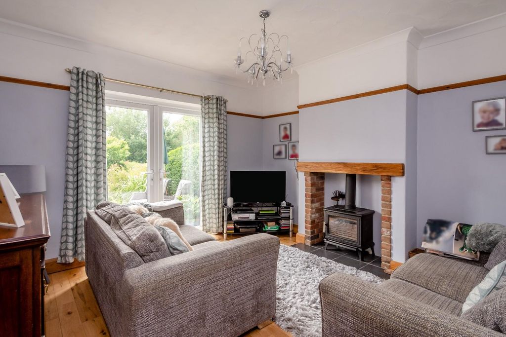 Property photo 3 of 21 8697269-Interior10.Jpg