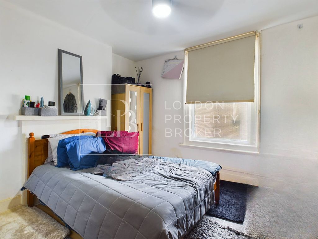 Property photo 2 of 4