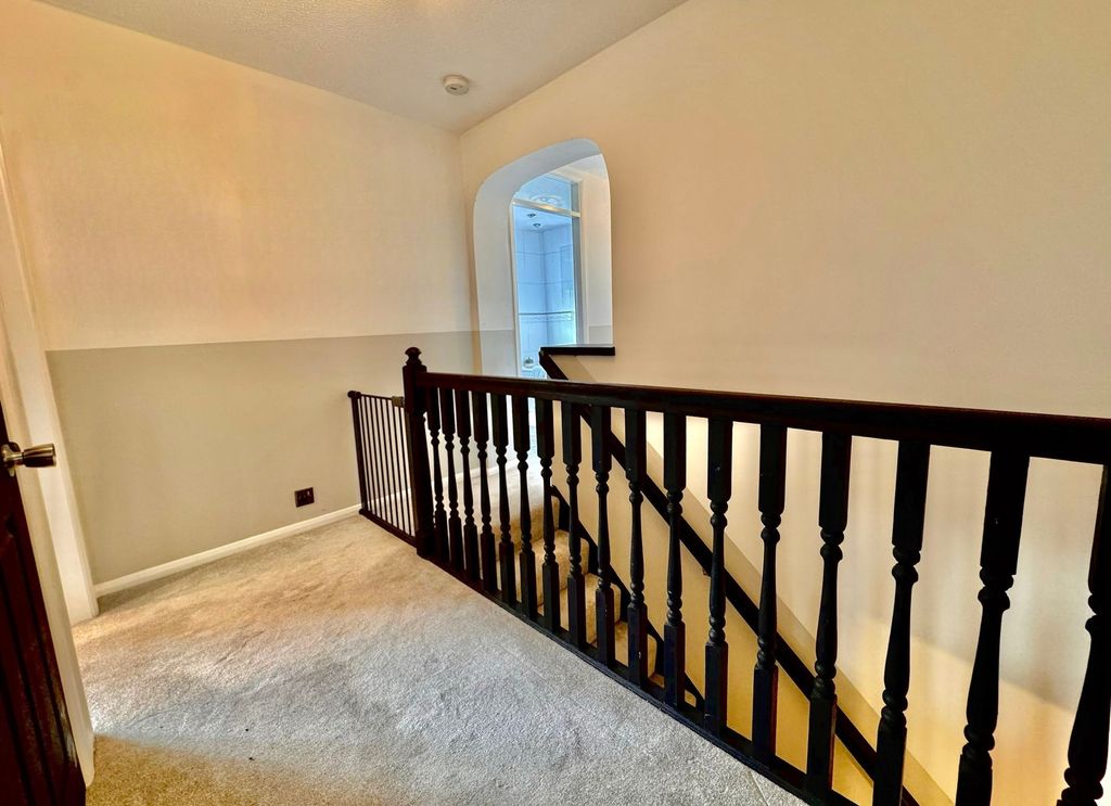 Property photo 3 of 33