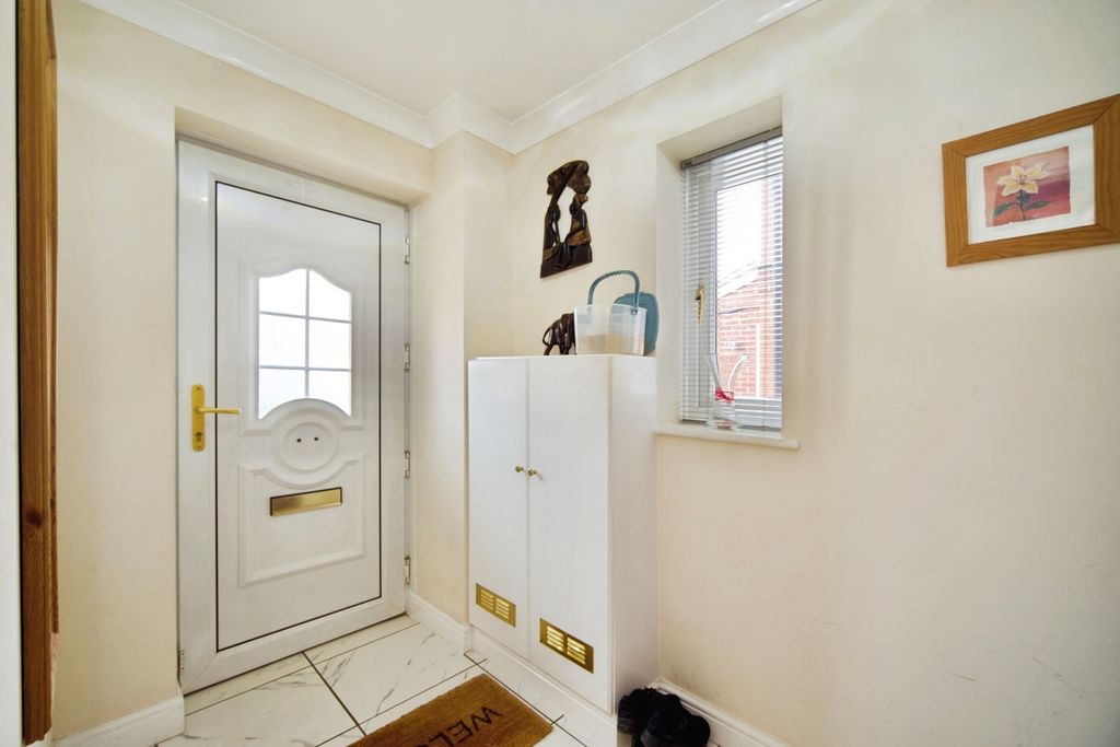 Property photo 2 of 16 Photo