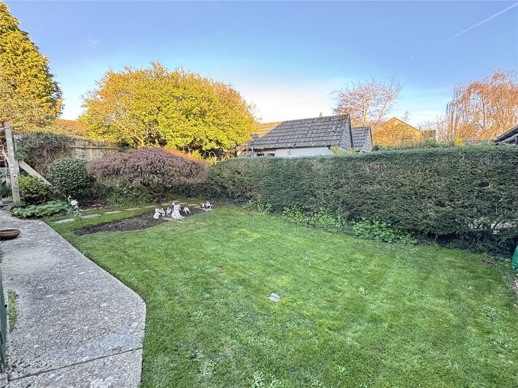 Property photo 2 of 12 Picture No. 17