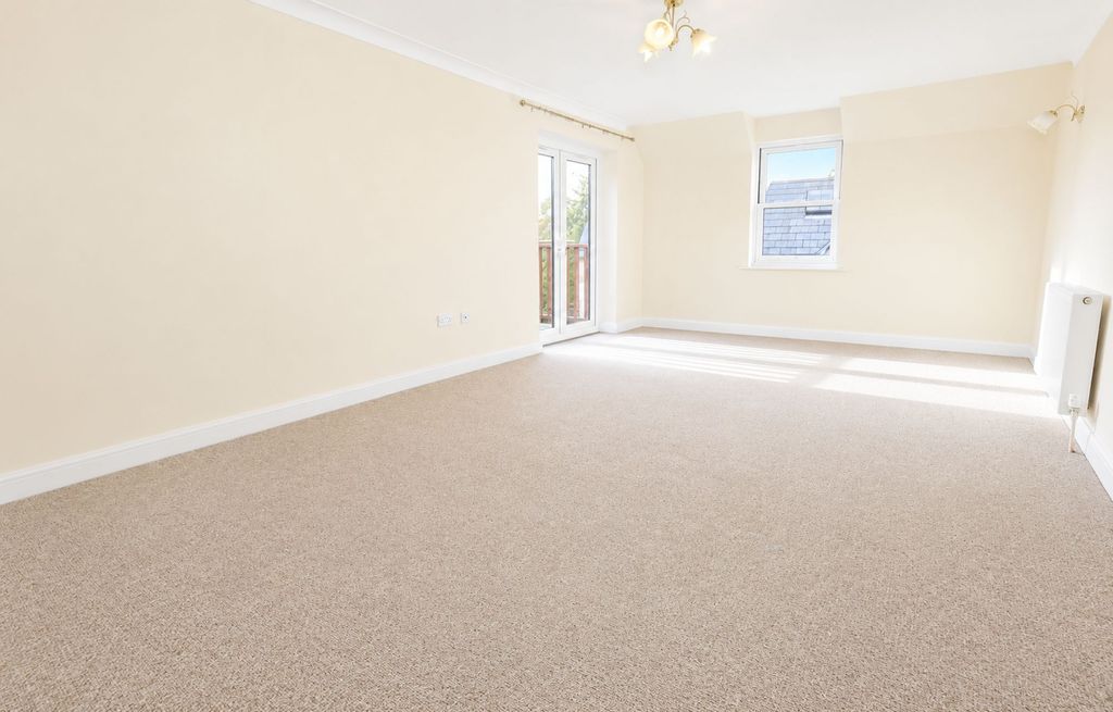 Property photo 3 of 8