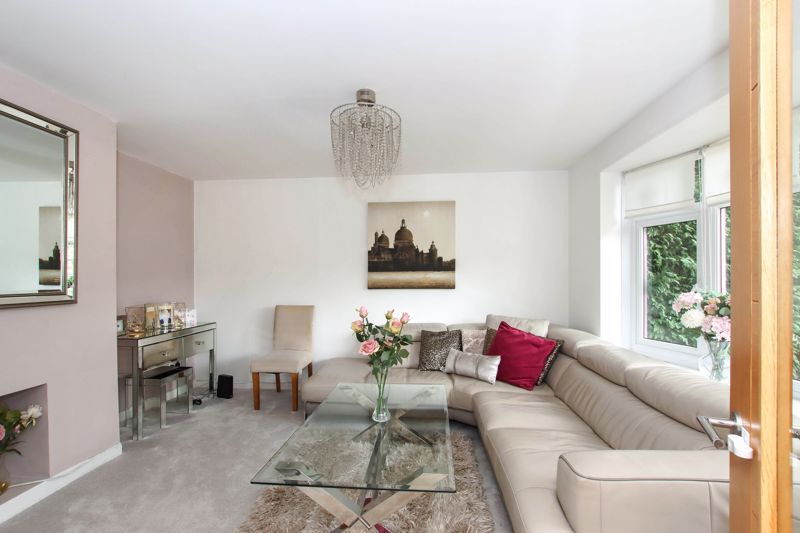 Property photo 3 of 12 Photo 4