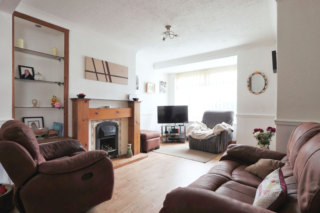 Property photo 2 of 11 3065915