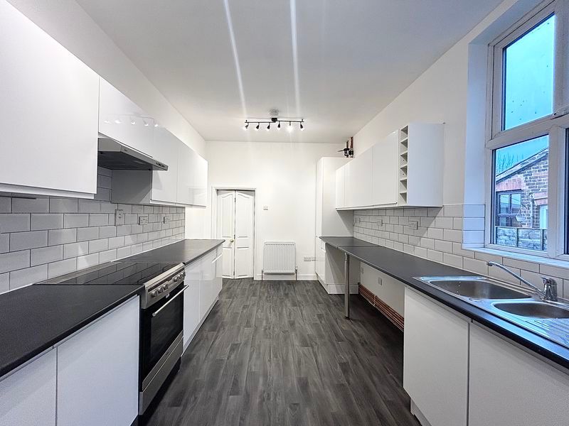 Property photo 3 of 21 Photo 16