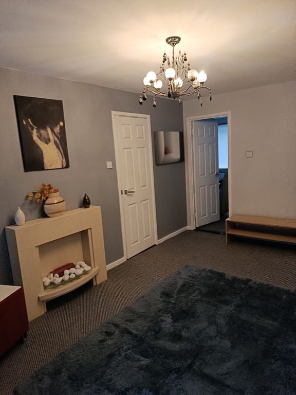 Property photo 2 of 7 Living Room